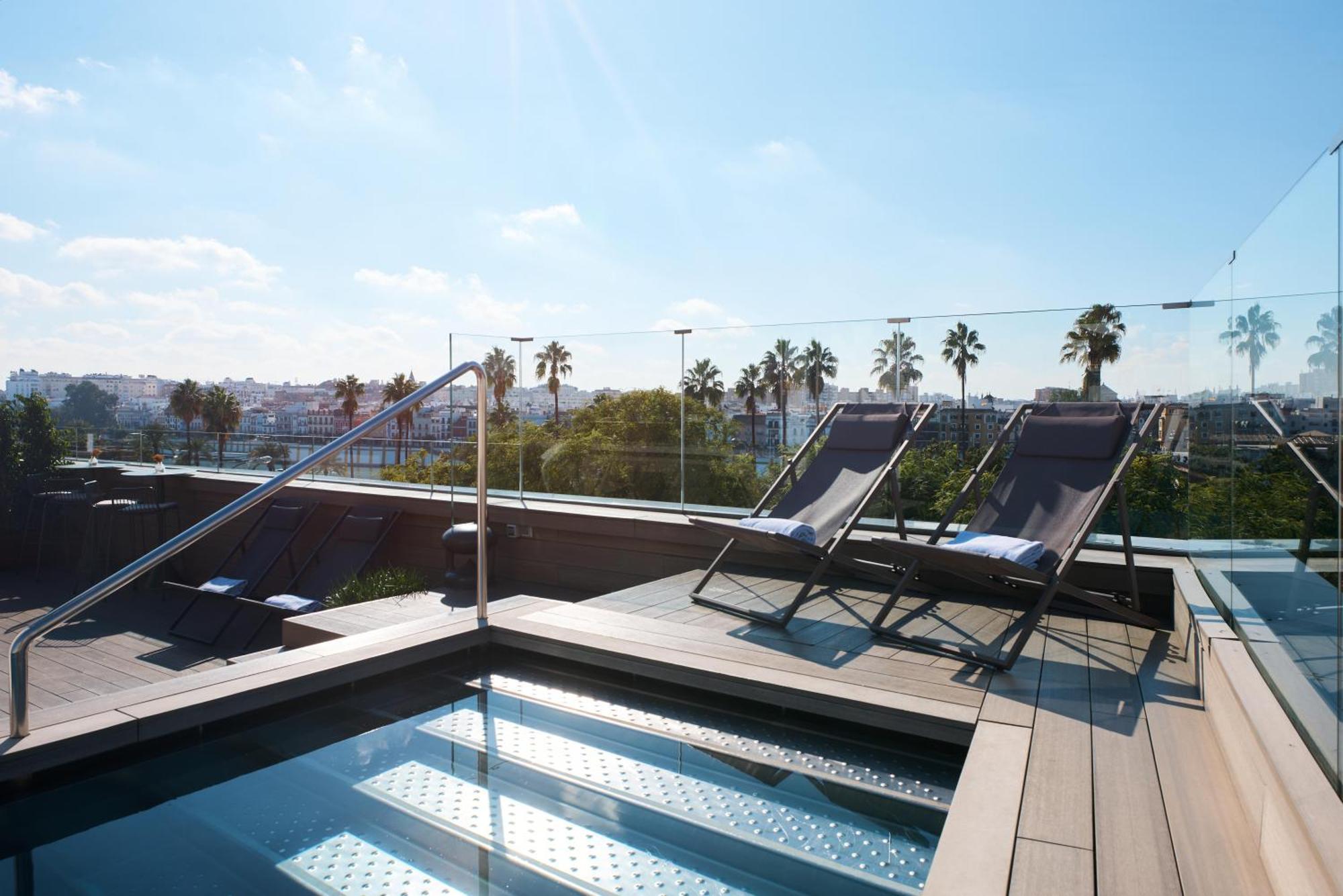 Hotel Kivir Seville Exterior photo