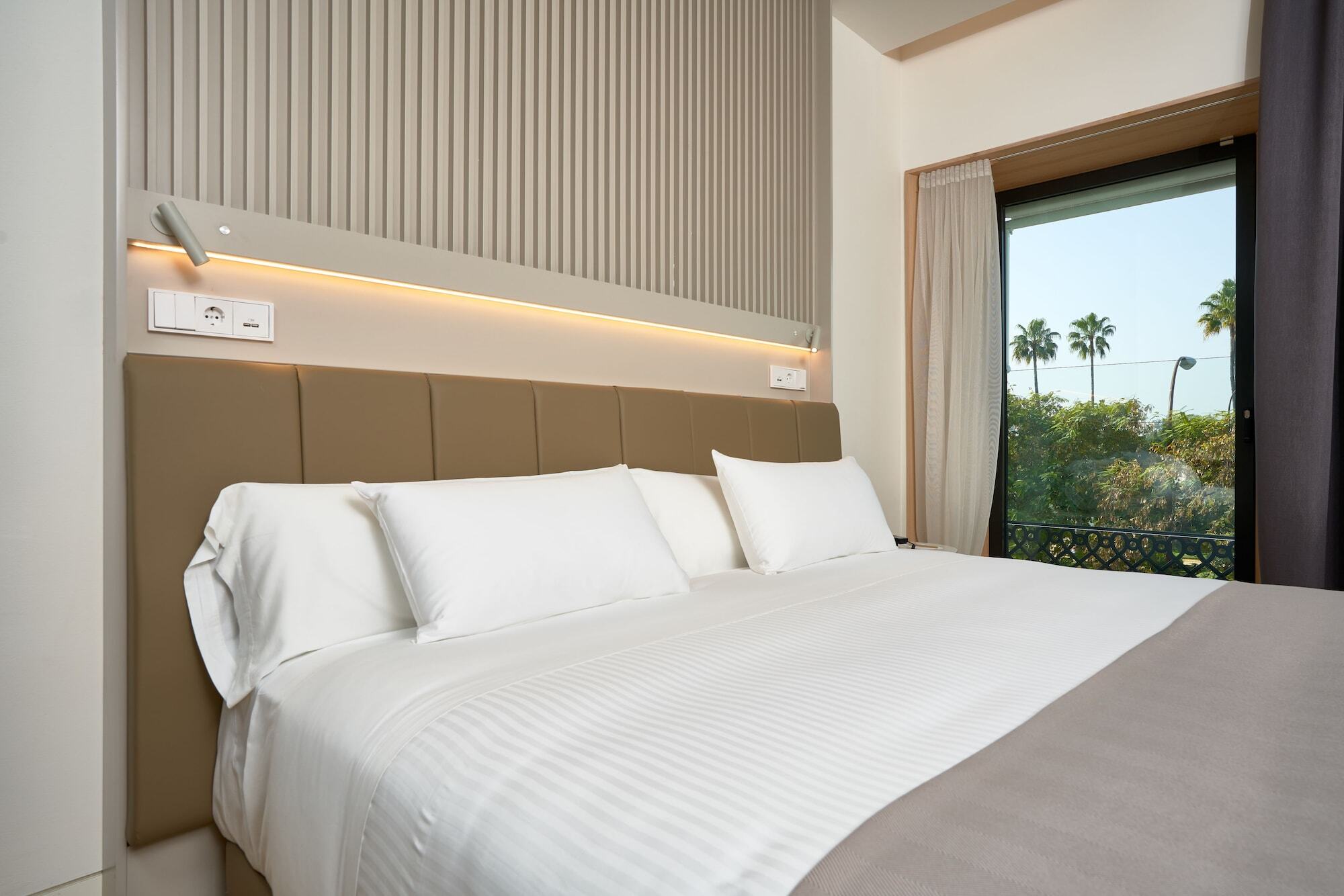 Hotel Kivir Seville Exterior photo